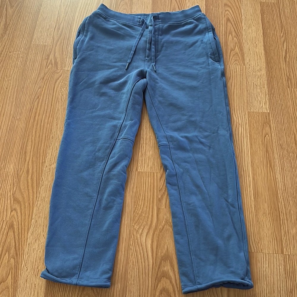 Lululemon Men’s City Sweat Joggers that tighten at bottom